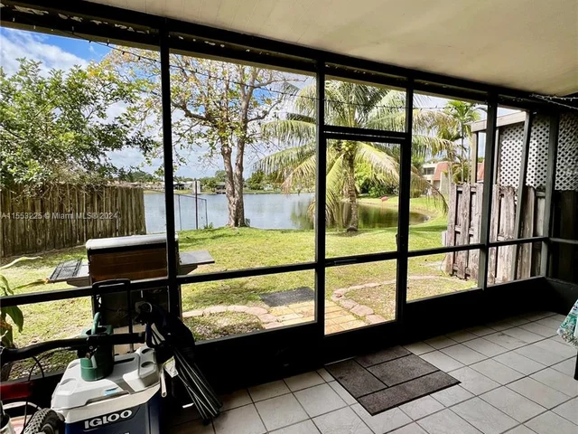 8900 Palm Tree Ln # 8900, Pembroke Pines FL 33024