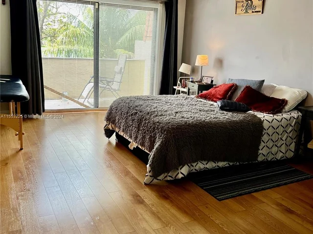 8900 Palm Tree Ln # 8900, Pembroke Pines FL 33024