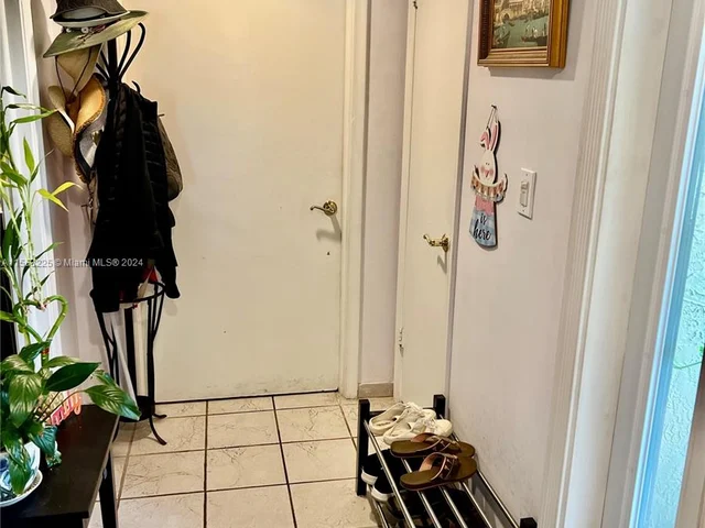 8900 Palm Tree Ln # 8900, Pembroke Pines FL 33024