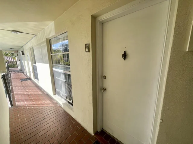 1600 S Le Jeune Rd # 9, Coral Gables FL 33134