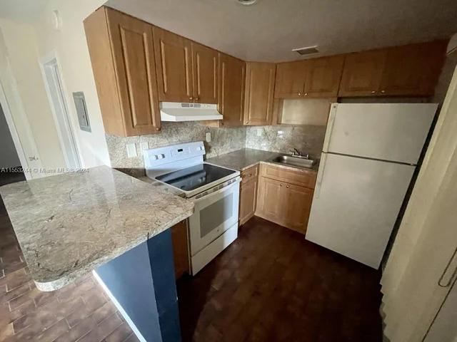 1600 S Le Jeune Rd # 9, Coral Gables FL 33134