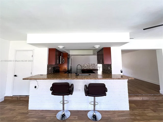 2005 N Park Rd, Hollywood FL 33021