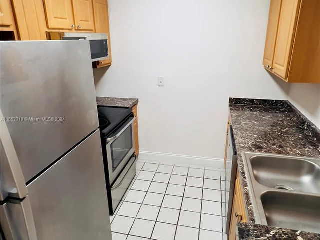 2810 N Oakland Forest Dr # 208, Oakland Park FL 33309