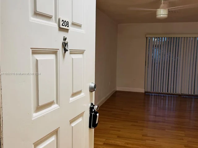 2810 N Oakland Forest Dr # 208, Oakland Park FL 33309