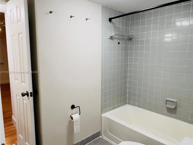 2810 N Oakland Forest Dr # 208, Oakland Park FL 33309