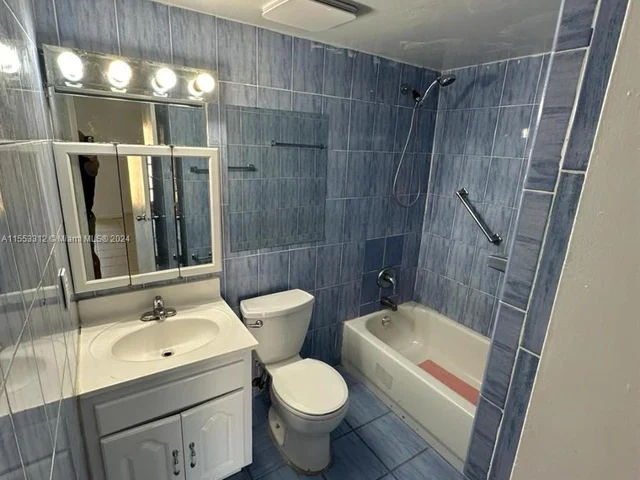 4715 NW 7th St # 2, Miami FL 33126