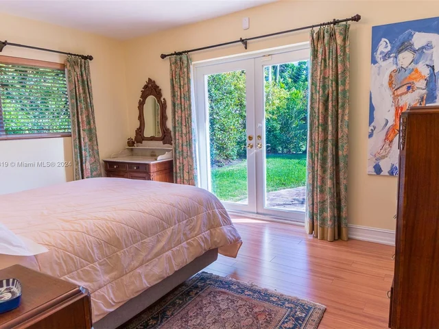 7310 SW 96th St, Pinecrest FL 33156