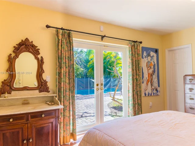 7310 SW 96th St, Pinecrest FL 33156