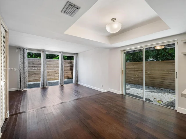 2945 Bridgeport Ave # L, Miami FL 33133