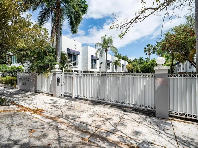 2945 Bridgeport Ave # L, Miami FL 33133