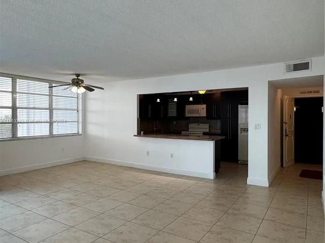 2750 NE 183rd St # 503, Aventura FL 33160