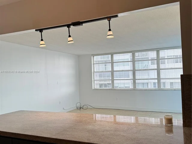 2750 NE 183rd St # 503, Aventura FL 33160