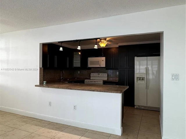 2750 NE 183rd St # 503, Aventura FL 33160