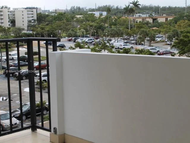 2750 NE 183rd St # 503, Aventura FL 33160