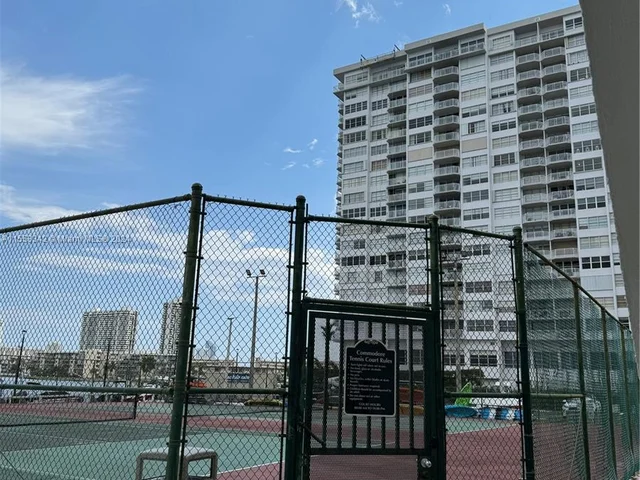 2750 NE 183rd St # 503, Aventura FL 33160