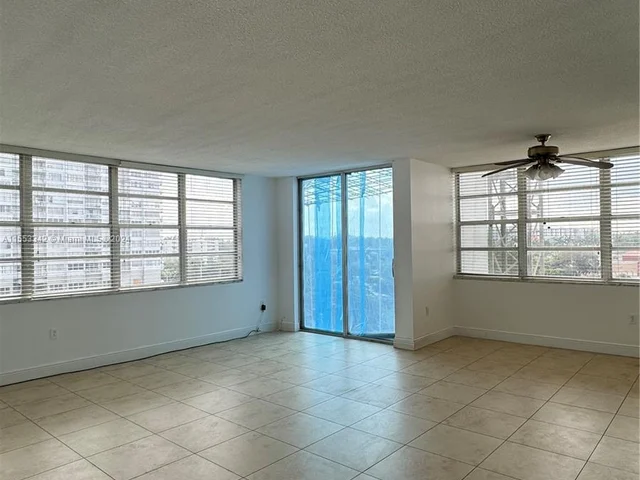 2750 NE 183rd St # 503, Aventura FL 33160