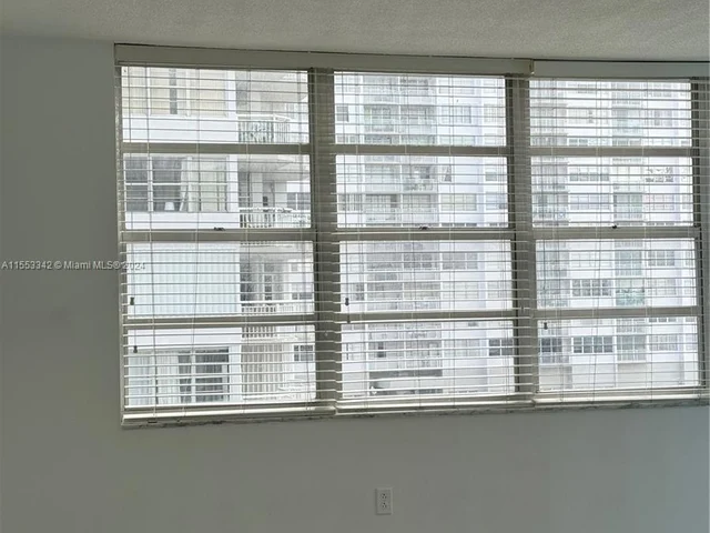 2750 NE 183rd St # 503, Aventura FL 33160