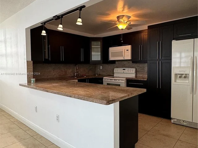 2750 NE 183rd St # 503, Aventura FL 33160