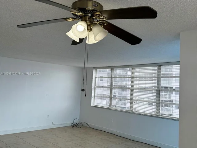 2750 NE 183rd St # 503, Aventura FL 33160