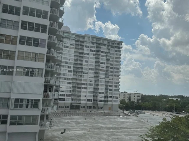 2750 NE 183rd St # 503, Aventura FL 33160