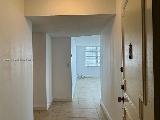 2750 NE 183rd St # 503, Aventura FL 33160