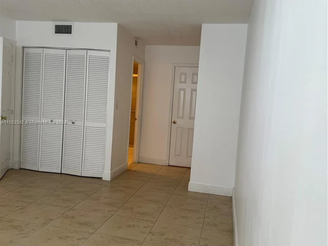 2750 NE 183rd St # 503, Aventura FL 33160