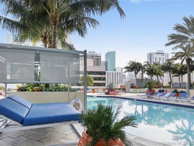 253 NE 2nd St # 2902, Miami FL 33132