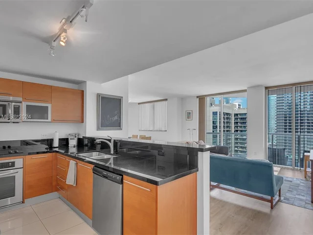 253 NE 2nd St # 2902, Miami FL 33132