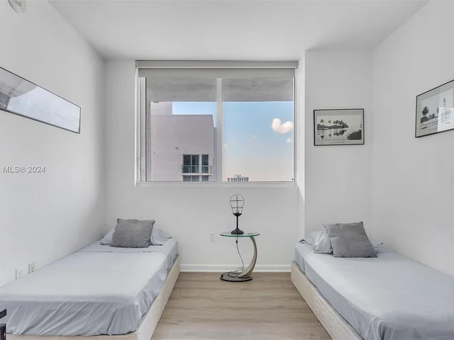 253 NE 2nd St # 2902, Miami FL 33132