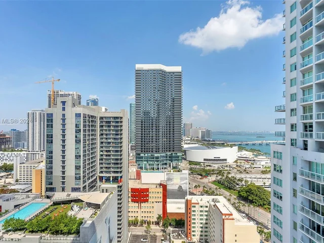 253 NE 2nd St # 2902, Miami FL 33132