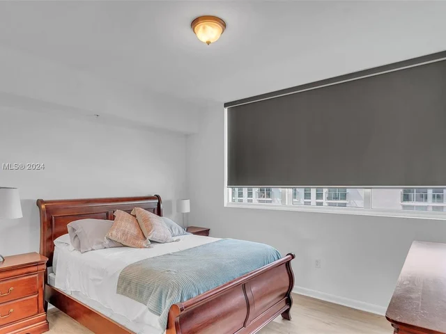 253 NE 2nd St # 2902, Miami FL 33132