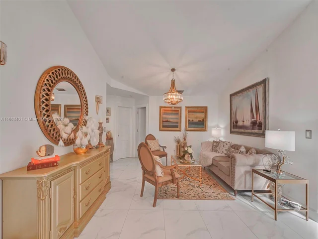 6140 NW 181st Terr Cir N, Hialeah FL 33015