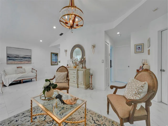 6140 NW 181st Terr Cir N, Hialeah FL 33015