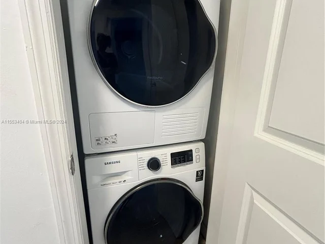 200 S Shore Dr # 8, Miami Beach FL 33141