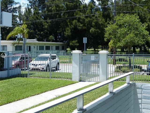 200 S Shore Dr # 8, Miami Beach FL 33141