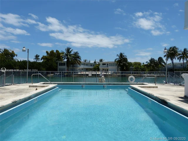 200 S Shore Dr # 8, Miami Beach FL 33141