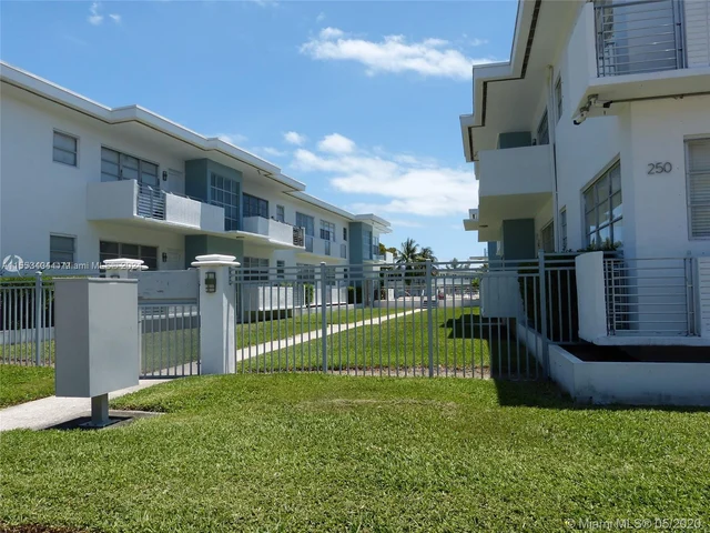 200 S Shore Dr # 8, Miami Beach FL 33141