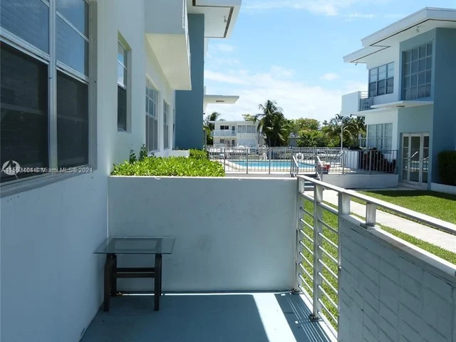 200 S Shore Dr # 8, Miami Beach FL 33141