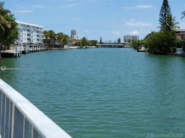200 S Shore Dr # 8, Miami Beach FL 33141