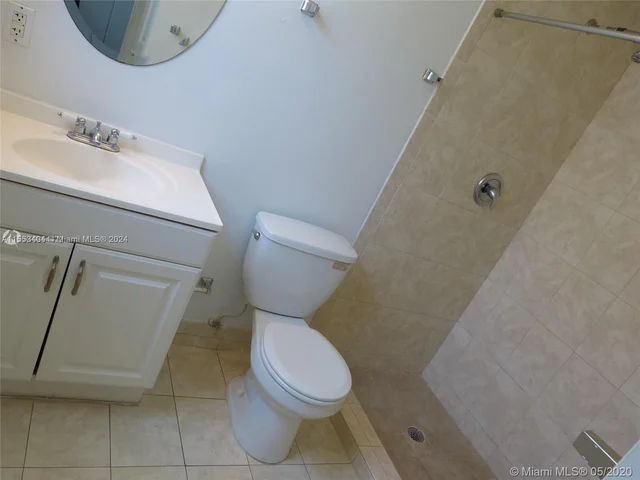 200 S Shore Dr # 8, Miami Beach FL 33141