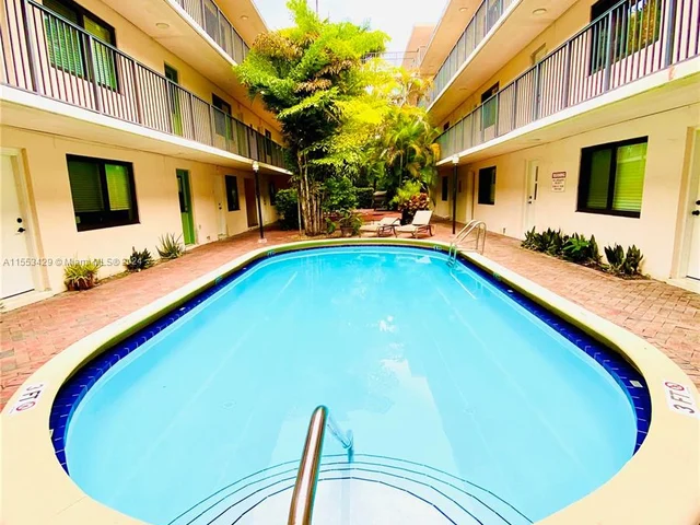 3240 Mary St # S304, Miami FL 33133