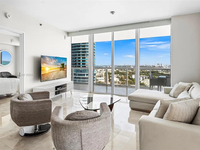 450 Alton Rd # 3010, Miami Beach FL 33139