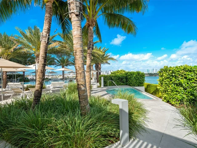 450 Alton Rd # 3010, Miami Beach FL 33139