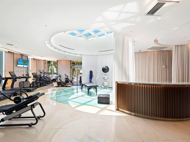 450 Alton Rd # 3010, Miami Beach FL 33139