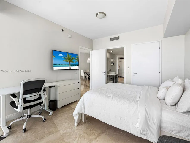 450 Alton Rd # 3010, Miami Beach FL 33139