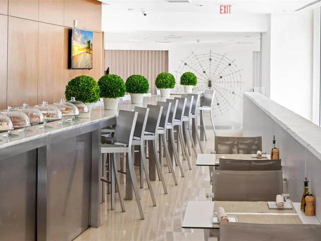 450 Alton Rd # 3010, Miami Beach FL 33139