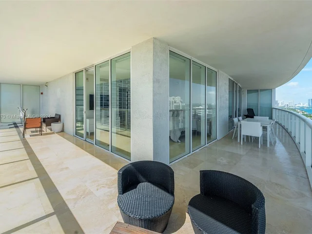 450 Alton Rd # 3010, Miami Beach FL 33139