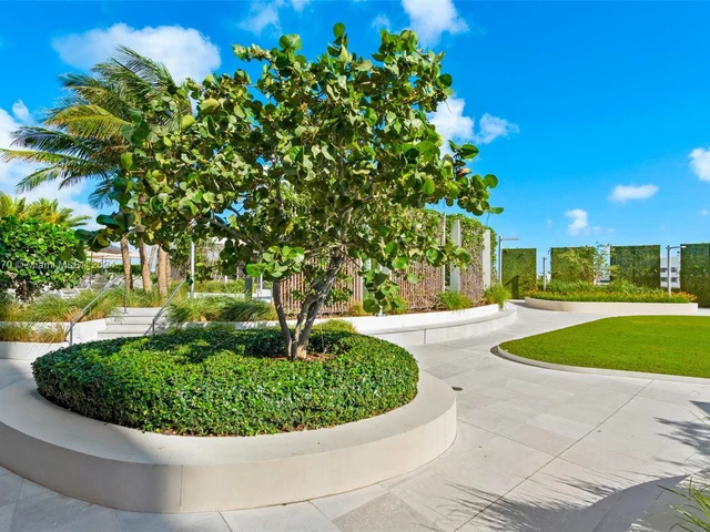 450 Alton Rd # 3010, Miami Beach FL 33139