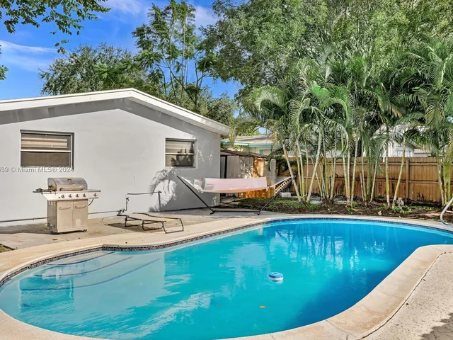 6780 Custer St, Hollywood FL 33024