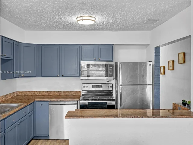 6780 Custer St, Hollywood FL 33024